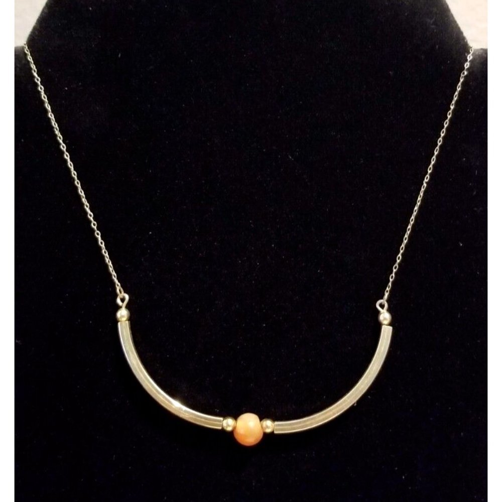 **Vintage Dainty Delicate Gold  Carnelian Necklace**